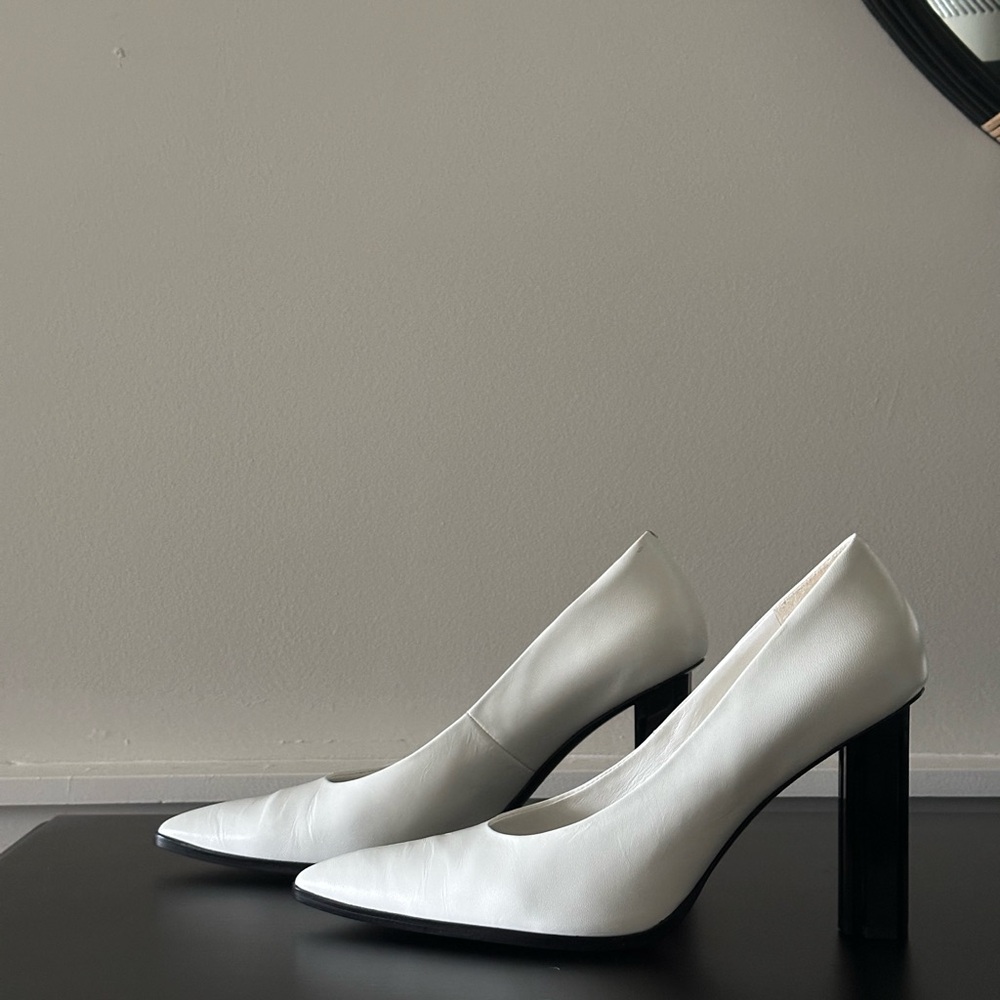 Tory Burch White Leather Pumps